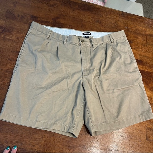 Men’s Lands End 100% cotton khaki shorts size 44 traditional fit - Picture 1 of 7